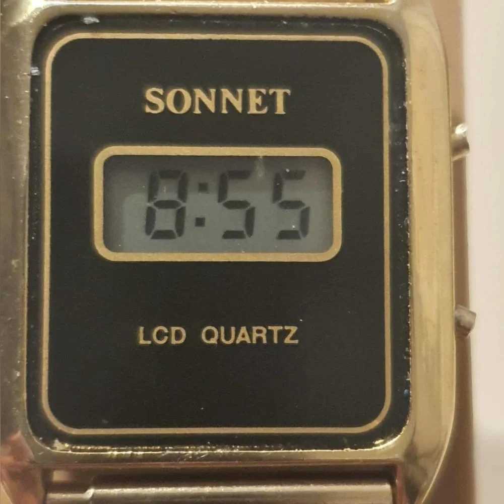 Vtg Sonnet Goldtone/Brown Digital LCD Quartz Women's Watch